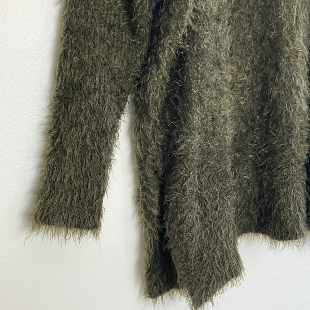 H&M Dark Green Fluffy Shaggy V Neck Sweater - Picture 2 of 7
